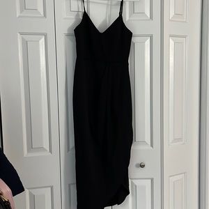 New with tags, size xs. Black lulus midi dress.